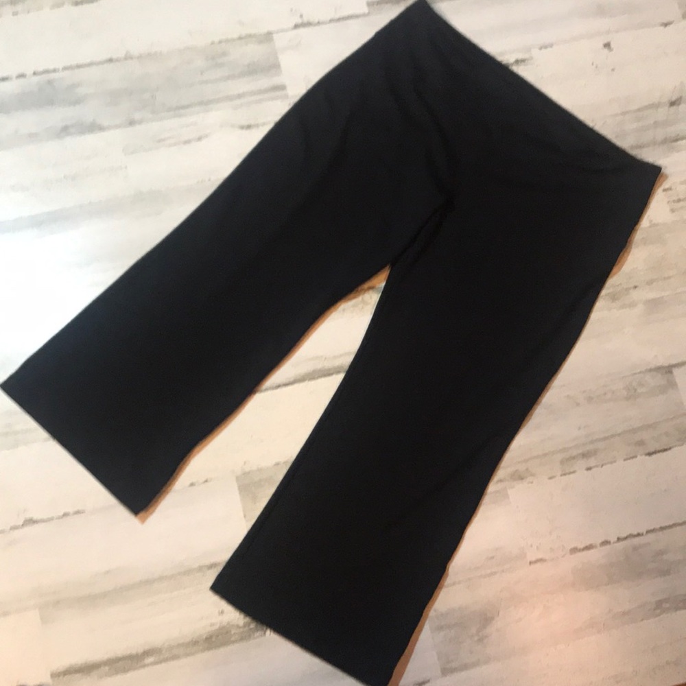 CAbi Large black Capri pants